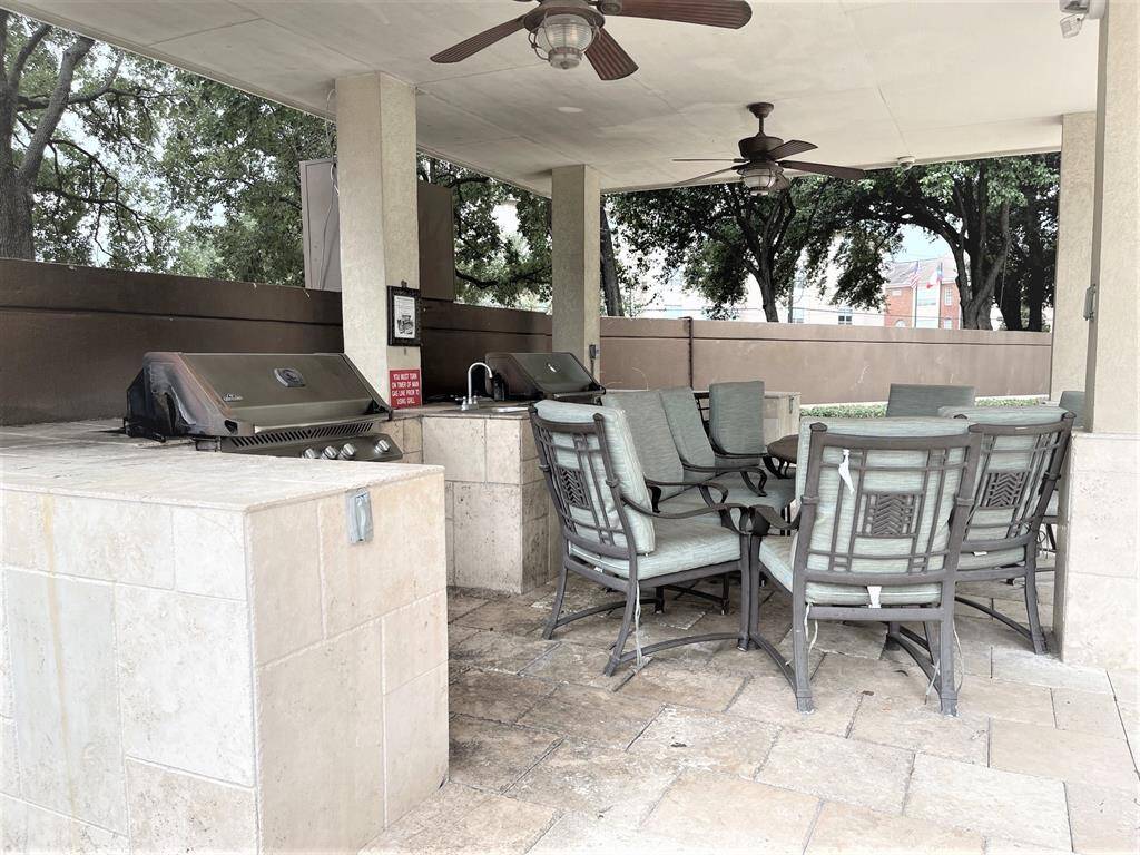 Outdoor kitchen beside the pool