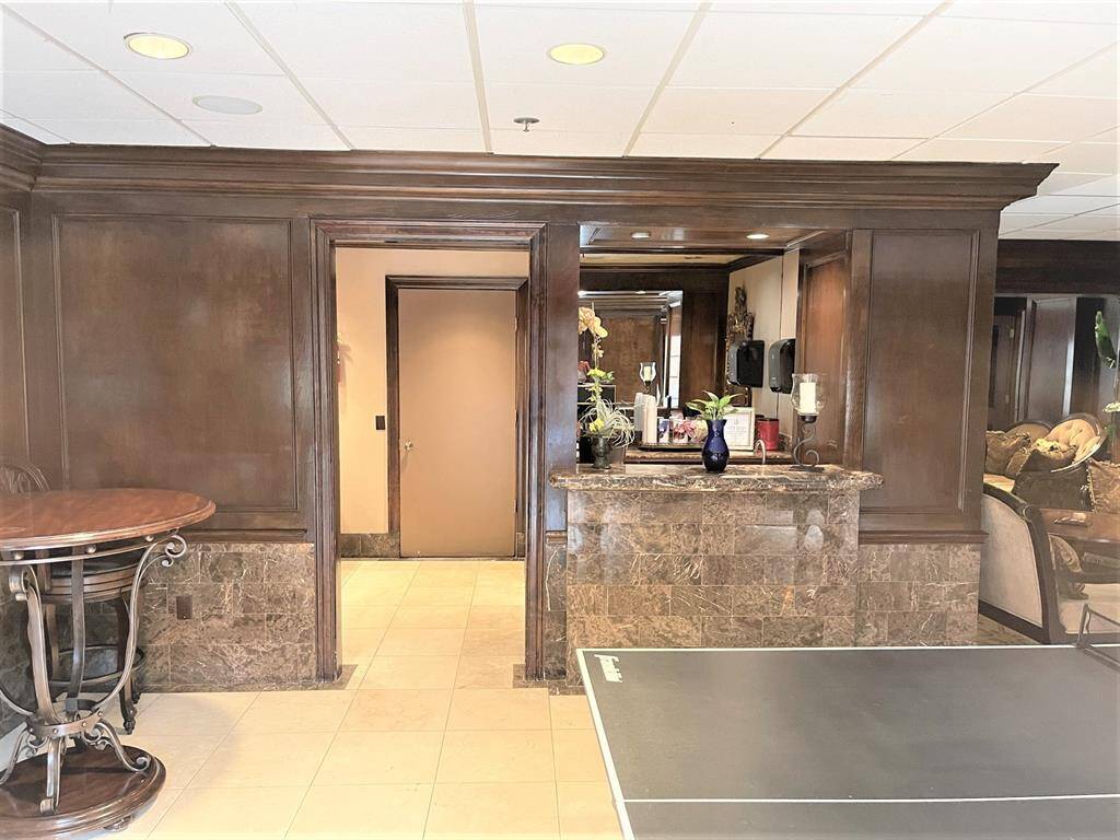 Club room catering kitchen