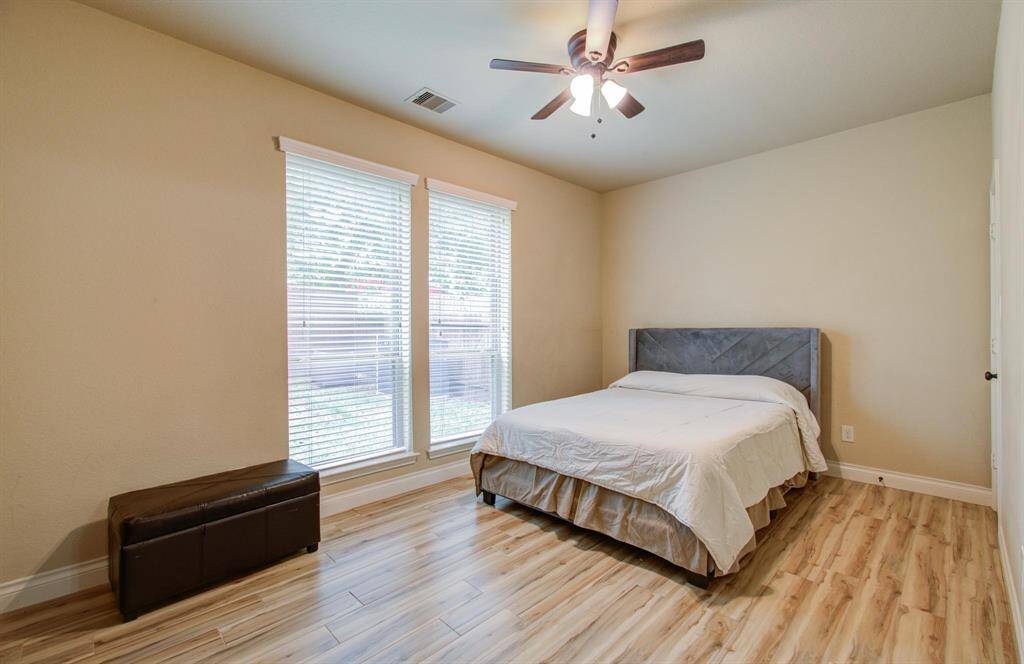 Guest Bedroom with En-Suite 1st Floor