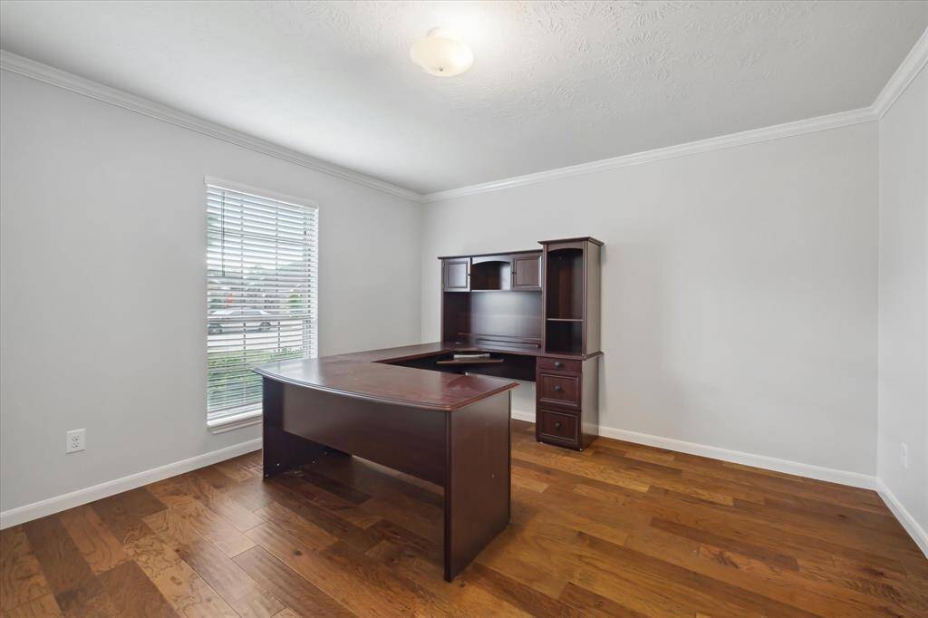 Office or extra bedroom as it does have a closet