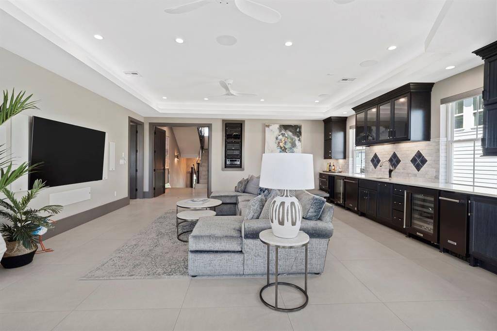 Double doors can be pulled shut for additional privacy between floors.