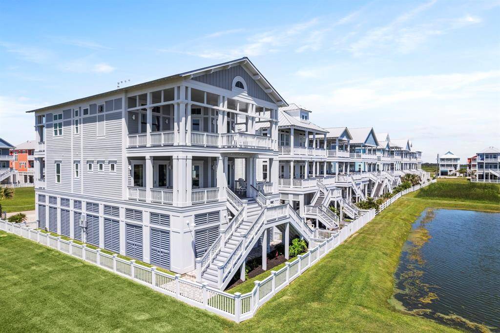 A great beach community in the neighborhood of Beachside Village.