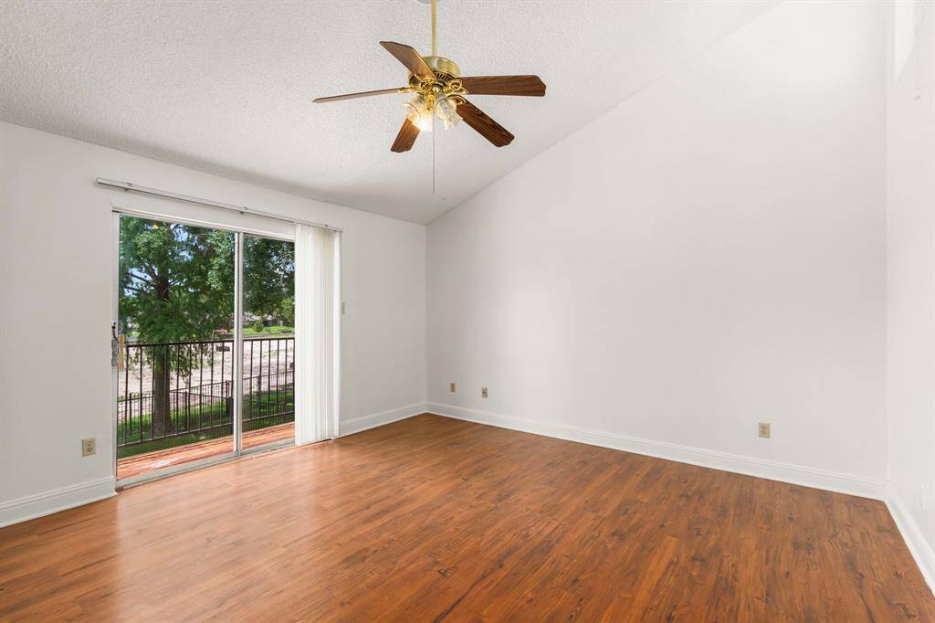 Additional primary suite.