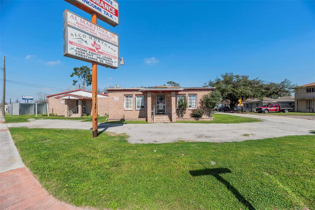 Corner lot with high daytime traffic.