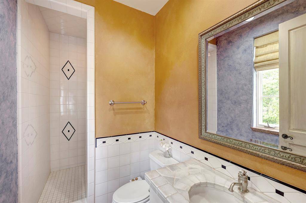 Ensuite bath