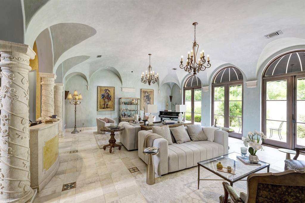 Beautiful entertaining space with attached patio