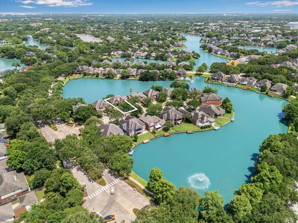 Perfectly situated on a cul de sac in this gorgeous setting offering both privacy and convenience.