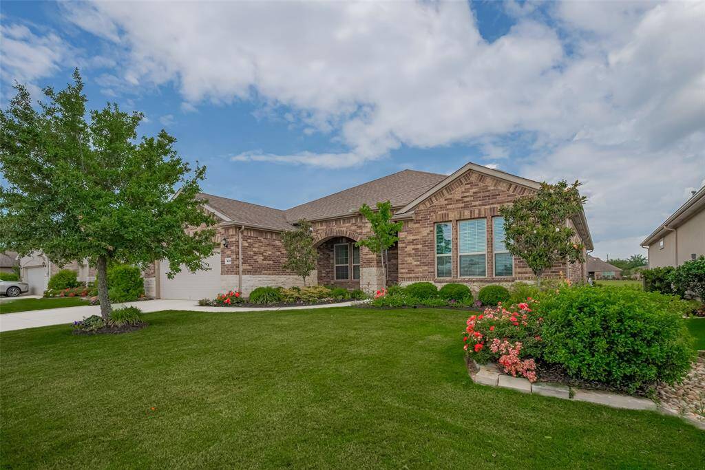 Your new lifestyle in the fabulous Del Webb community awaits!