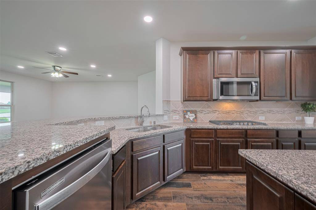 Plenty of room in the kitchen for all the chef's!