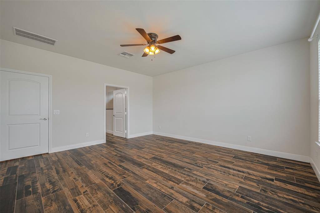 2nd bedroom.