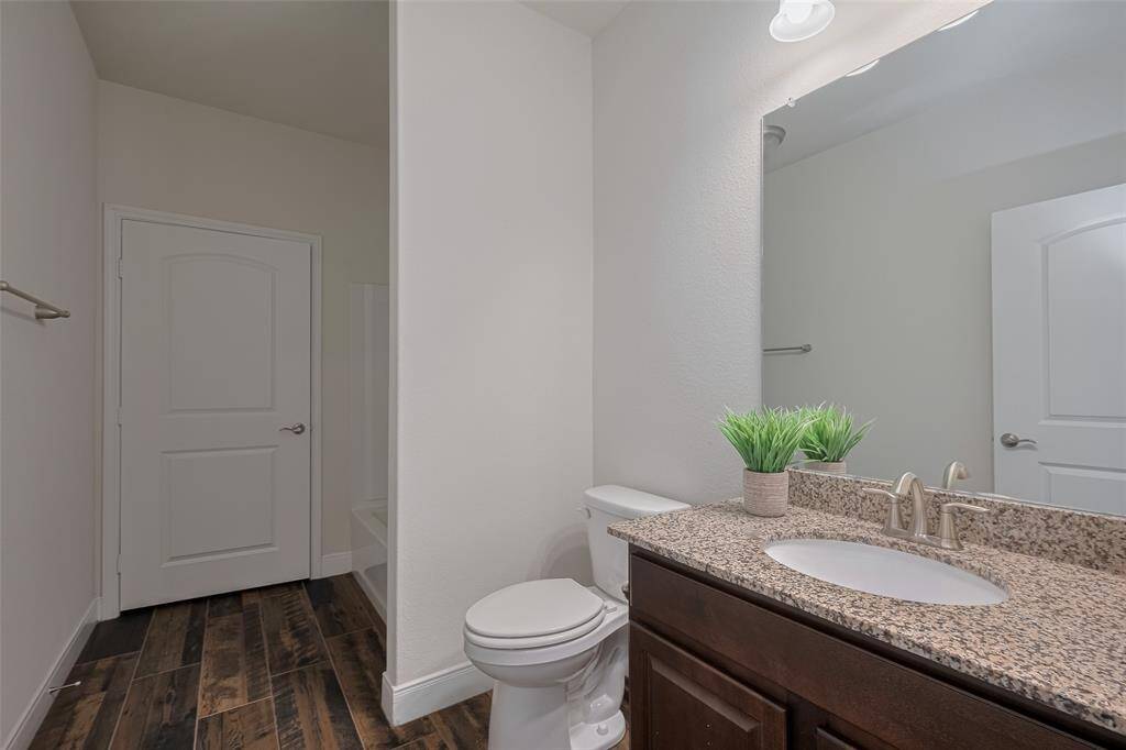 Full secondary bath
