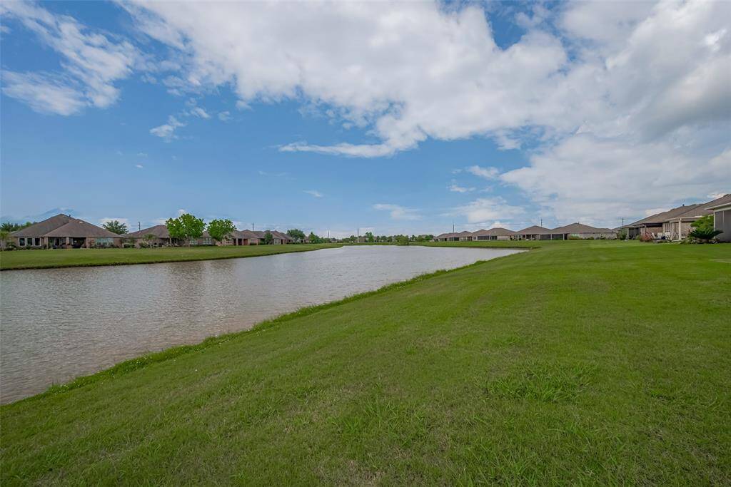 You will love watching the ducks and birds frolic here!