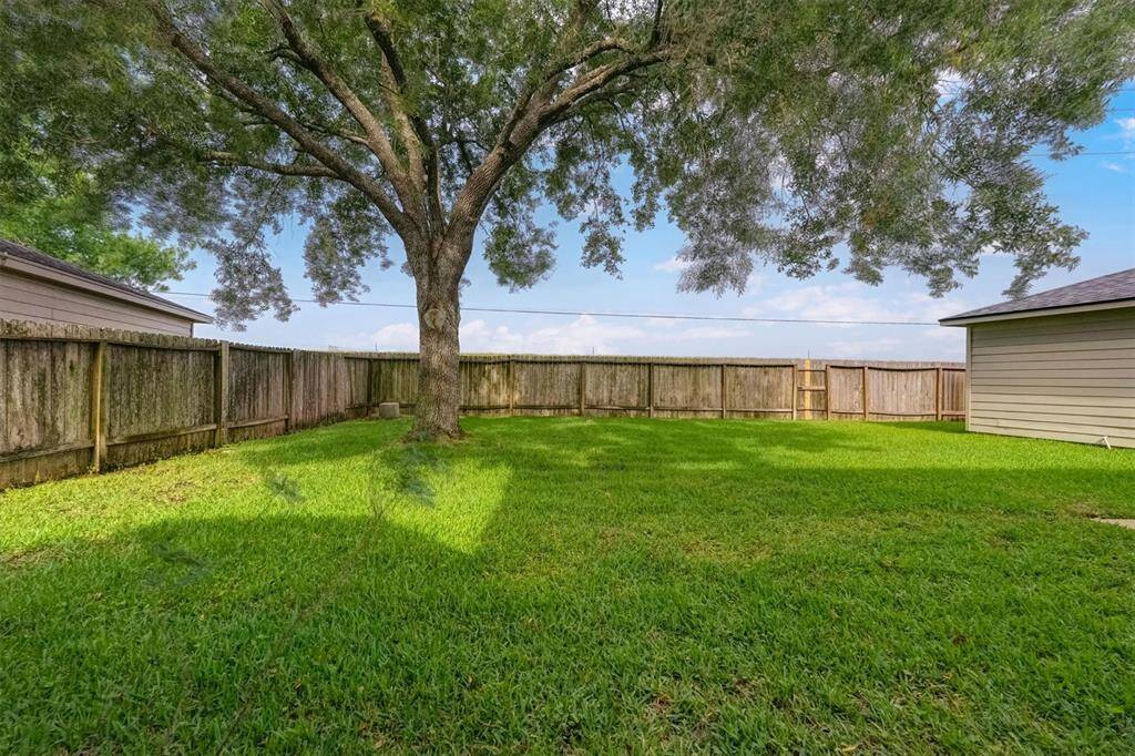 Backing to a neighbor-free green space offers  enhances privacy and quiet atmosphere