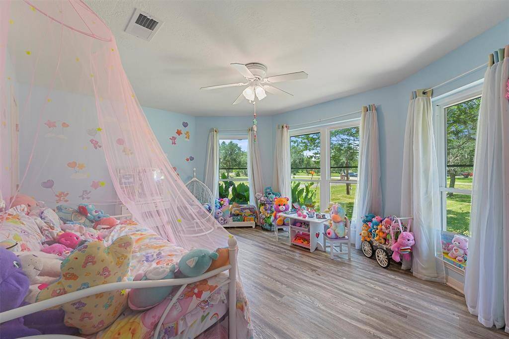 One of the secondary bedrooms