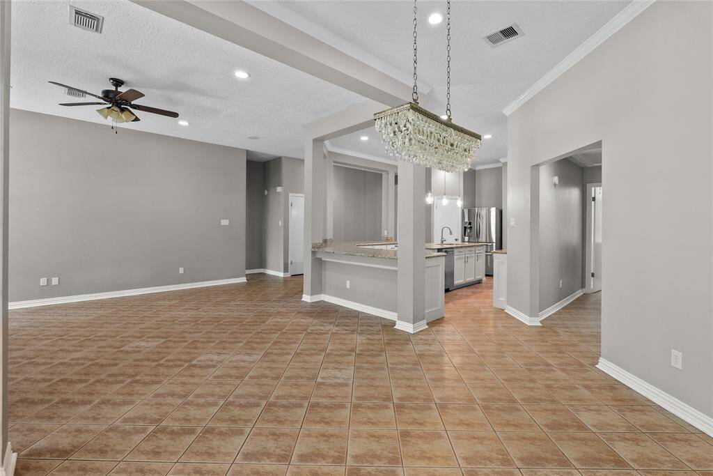 Breakfast Nook/Den