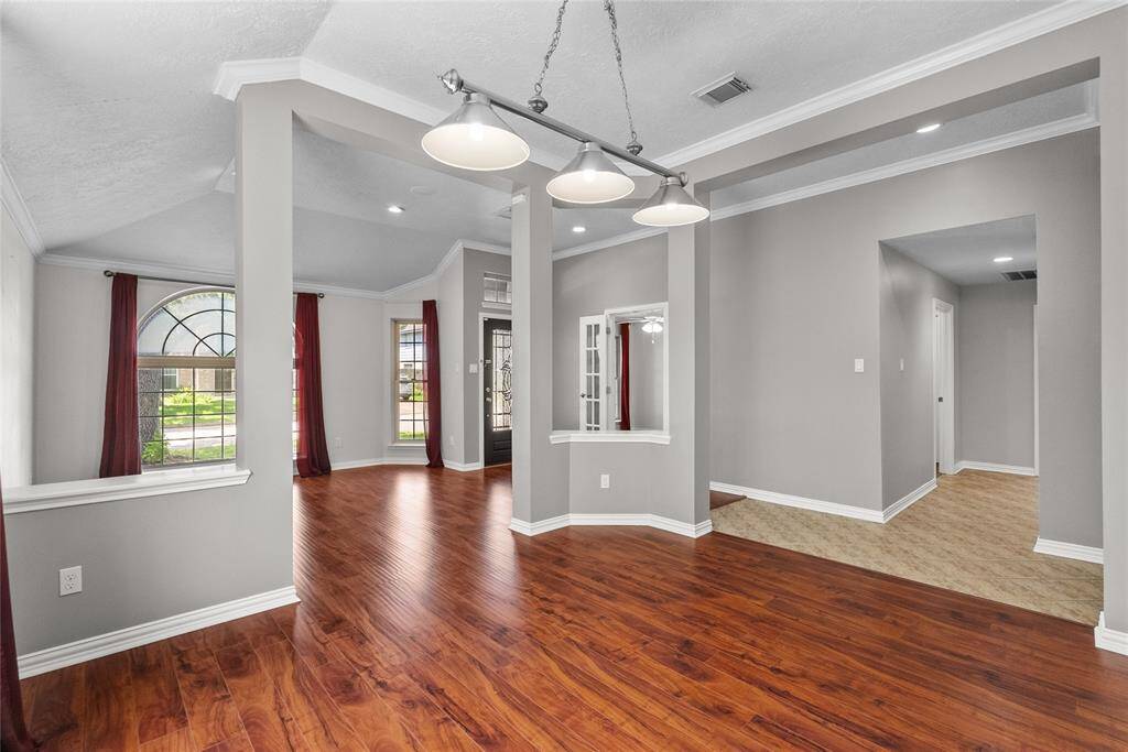 Dining/Formal Living