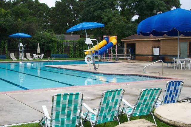 Welcome home to Bridgestone! This established Klein ISD community offers a neighborhood pool, playground, clubhouse, gazebo, & tennis courts!