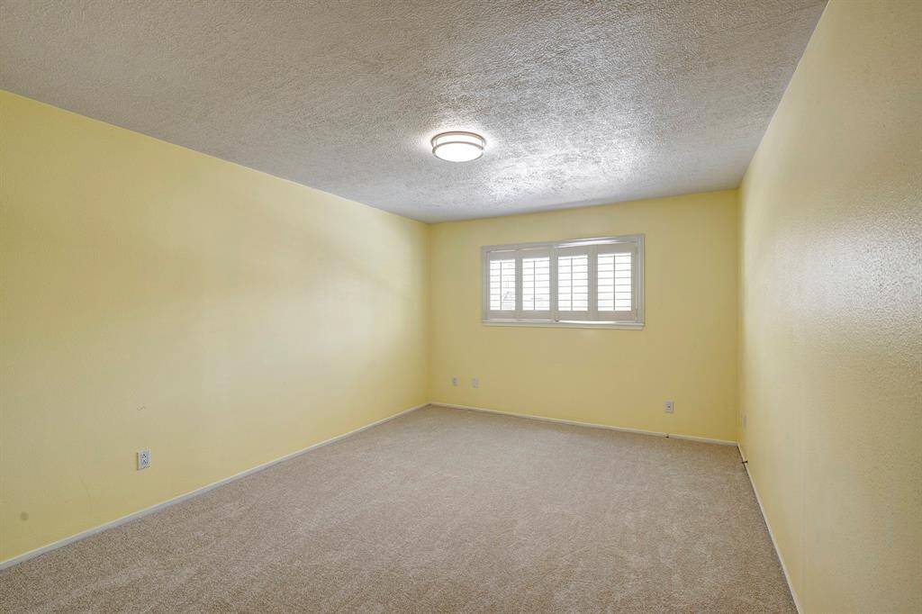 2ndary bedroom