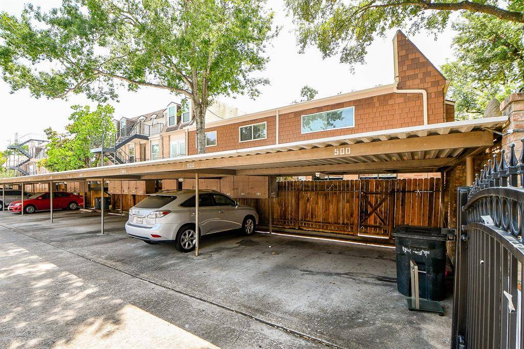 2 cars carport, gated