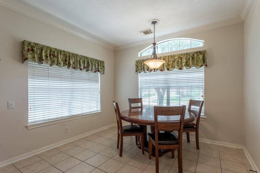 Breakfast nook