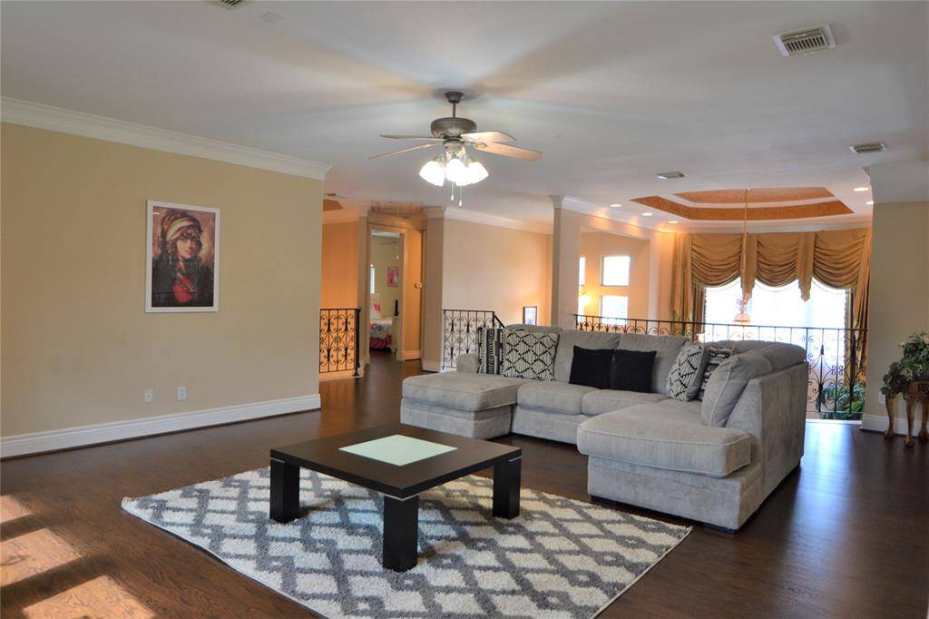 Game room  upstairs.