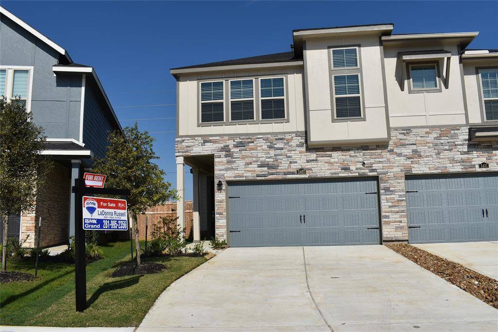 Welcome home!5427 Holly Haven Court