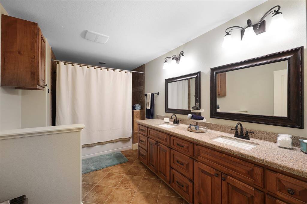 Upstairs Guest Bathroom