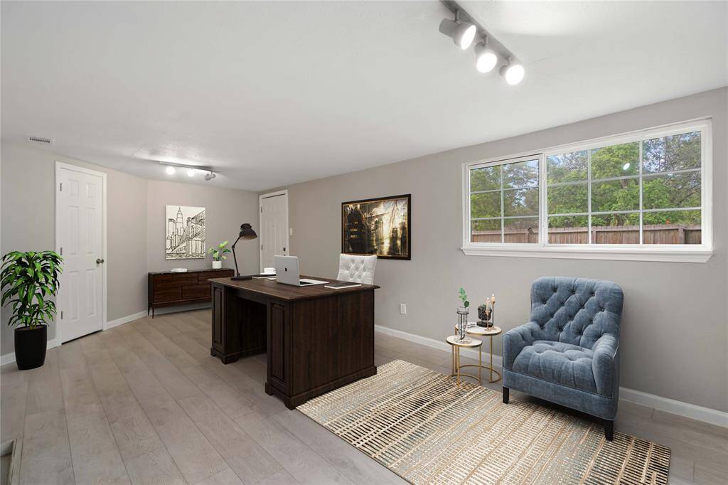 Bonus room/flex space- virtuallystaged