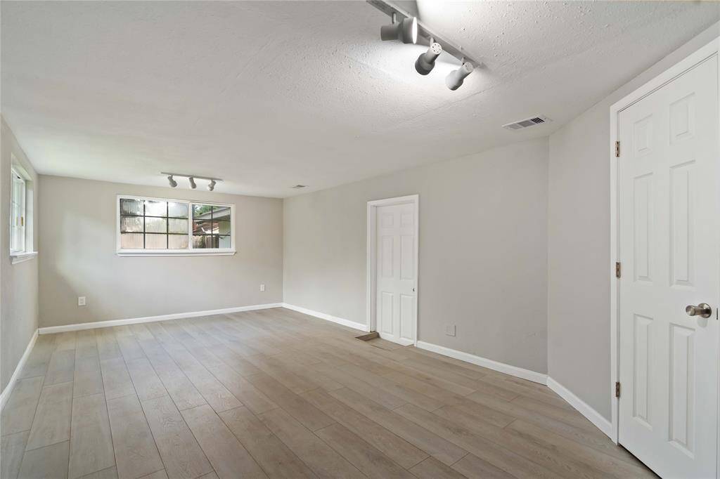 Bonus room/flex space