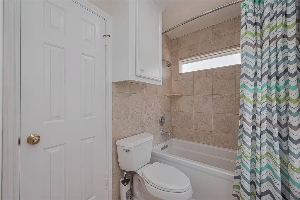 Jack-n-Jill Bathroom #2