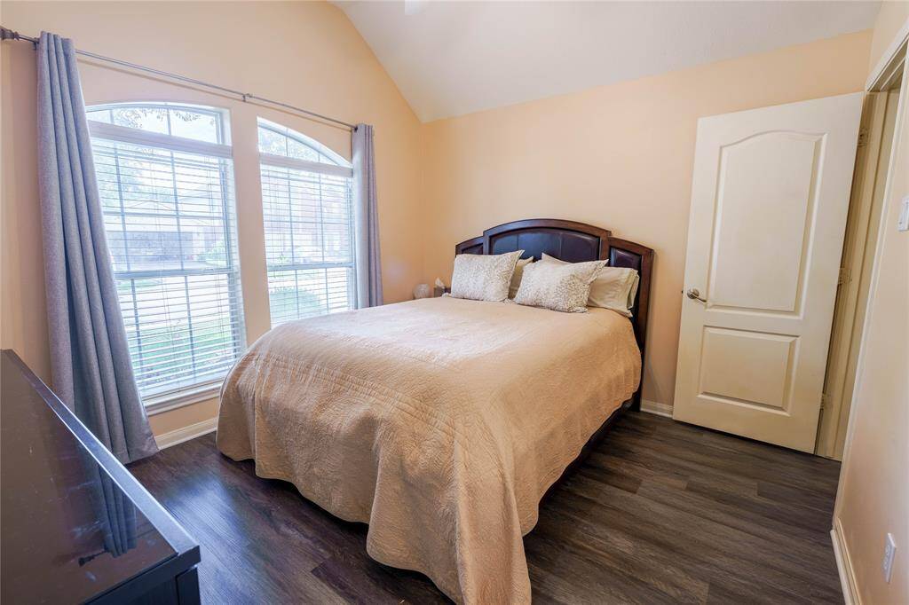 One of the secondary bedrooms! Notice that there is no carpet!