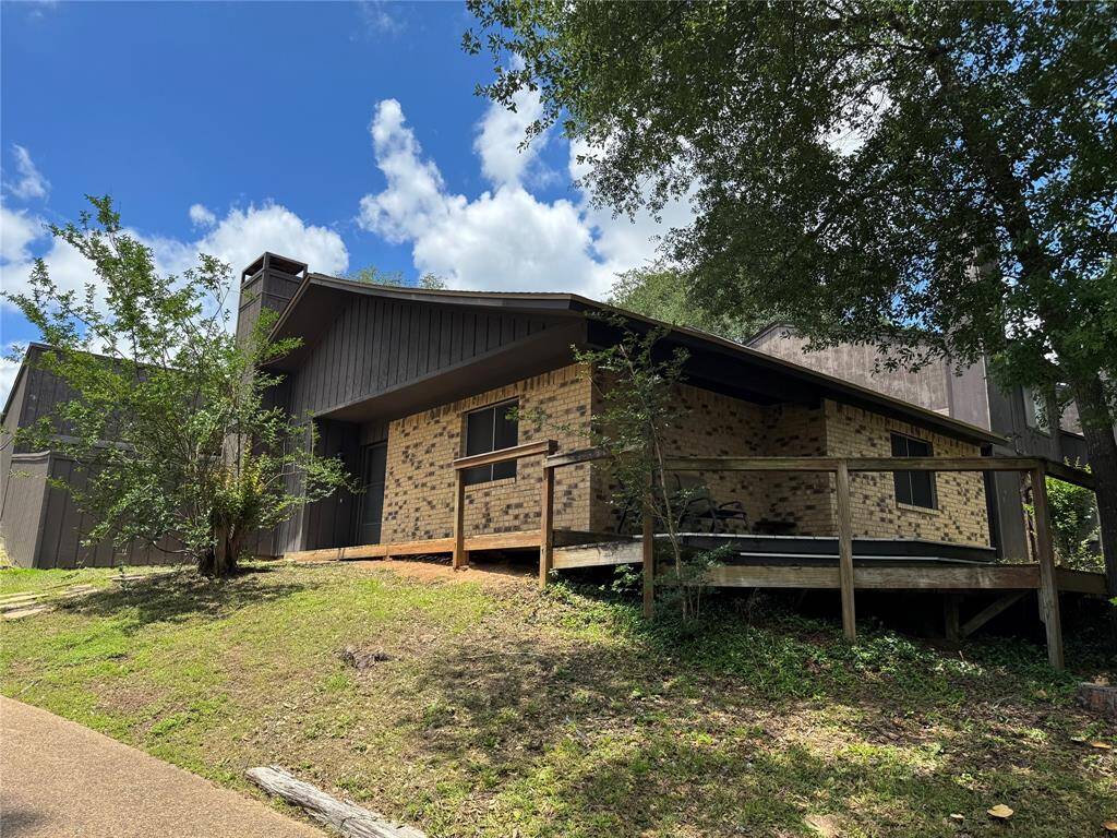 Hickory Hills Townhomecorner unit