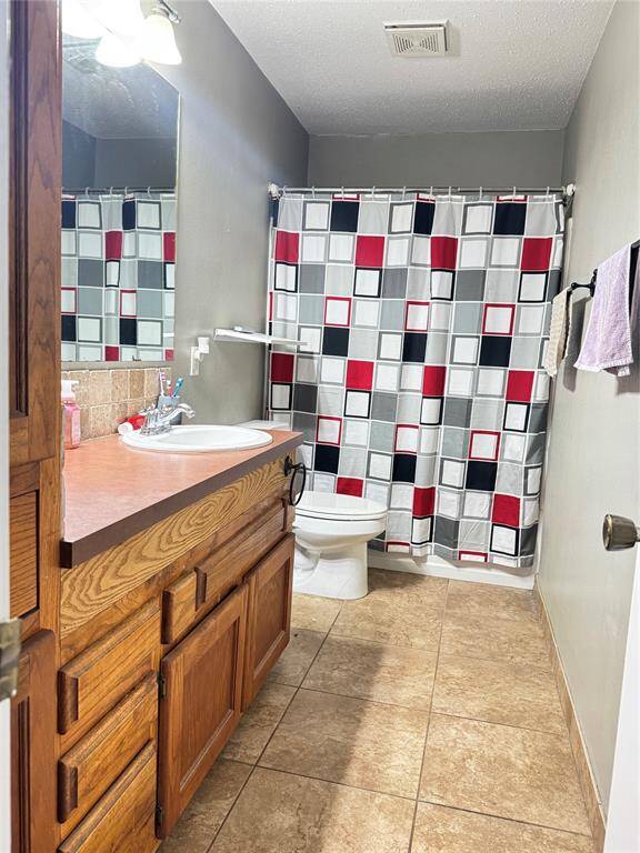 Full sized bath with tub and shower combination