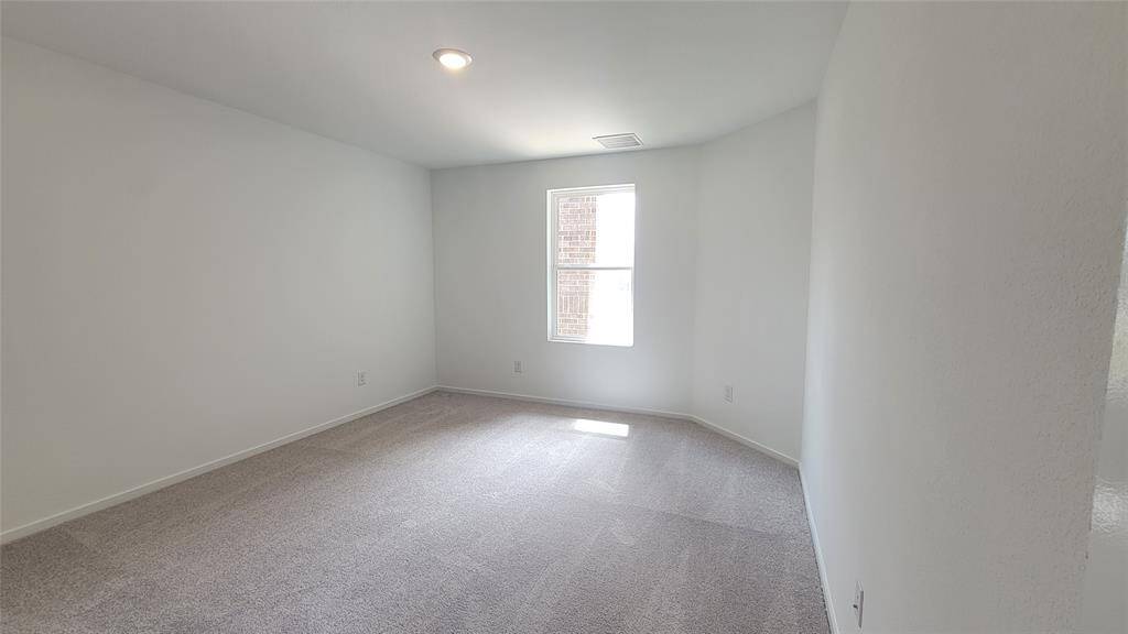 Primary Bedroom (1st Floor)