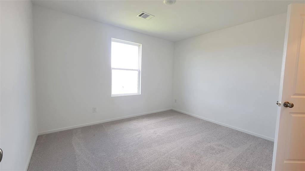 Guest Bedroom 2 (2nd Floor)