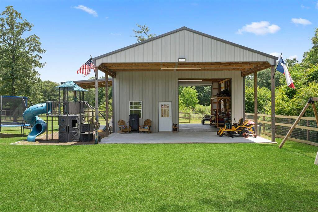 (2) 12'x12 Roll up doors front and back. 15'x20' lean to and 30'x20' front overhang.