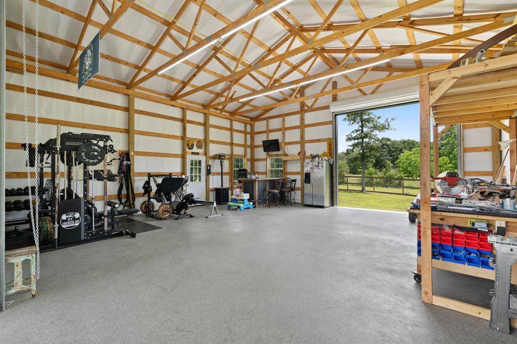 30'x30' enclosed shop w/epoxy flooring. Electrical, Wi-Fi and Water available at the shop