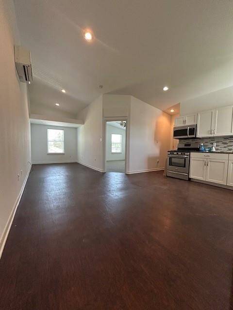 Livingroom and kitchen