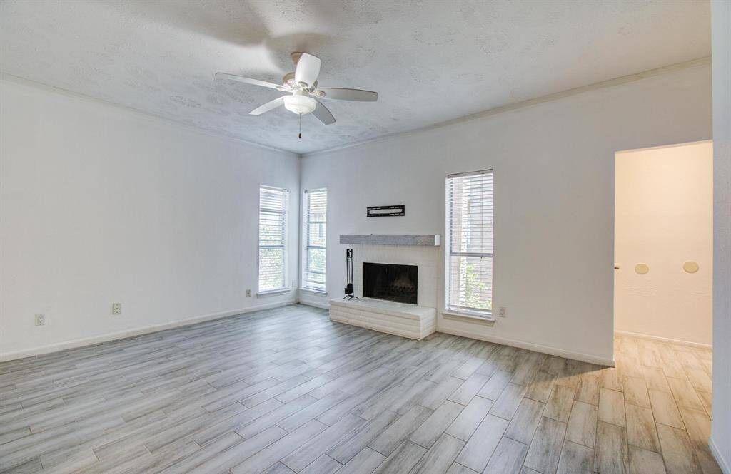 Spacious living room!