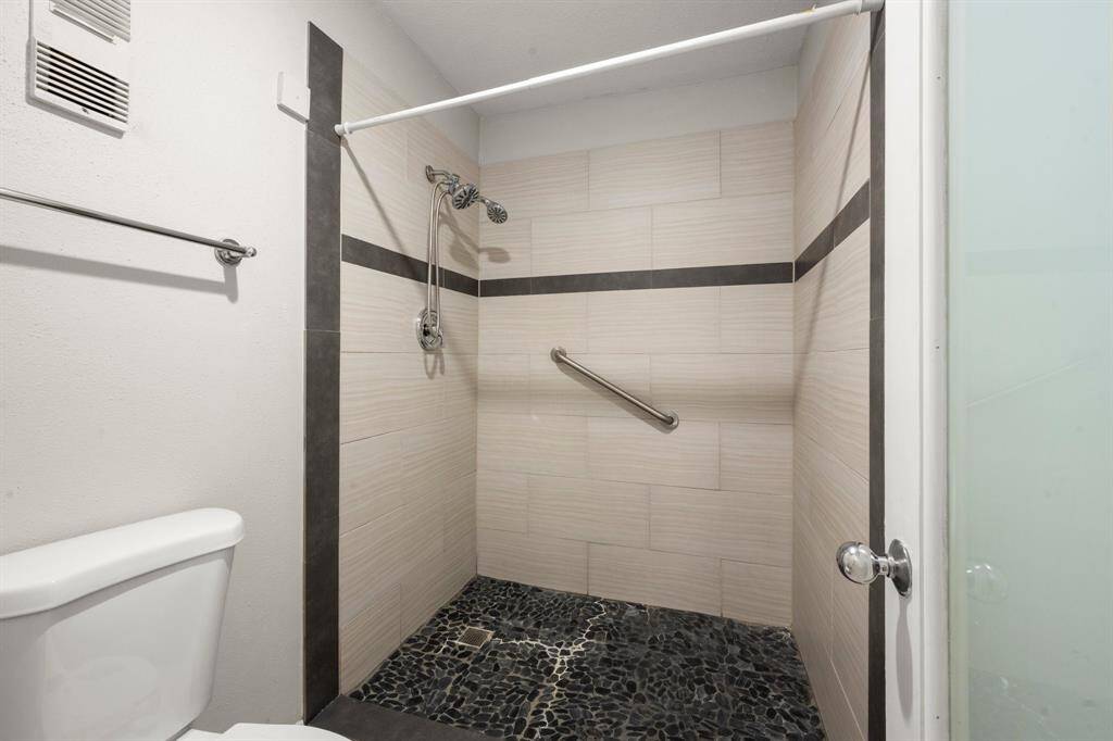Primary shower