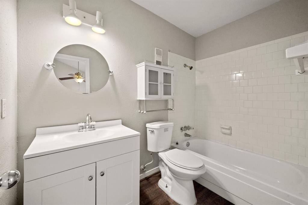 Upstairs bathroom
