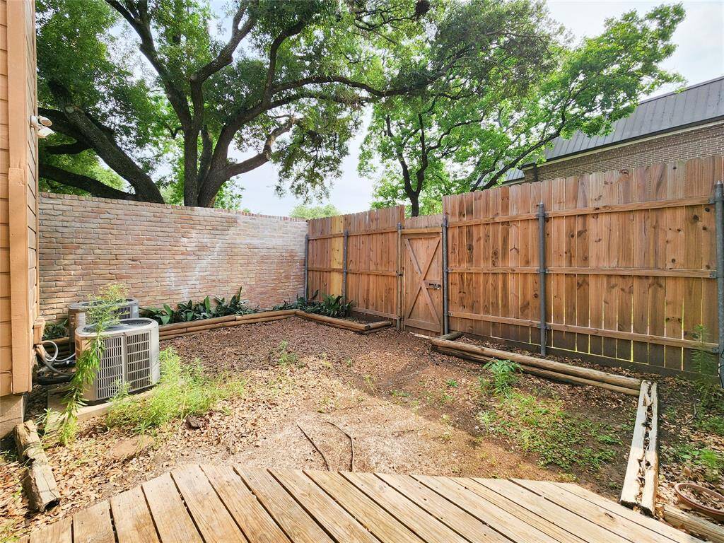 Private Courtyard