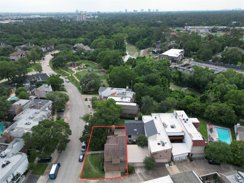 Red Line of Property, Briarbend Park above
