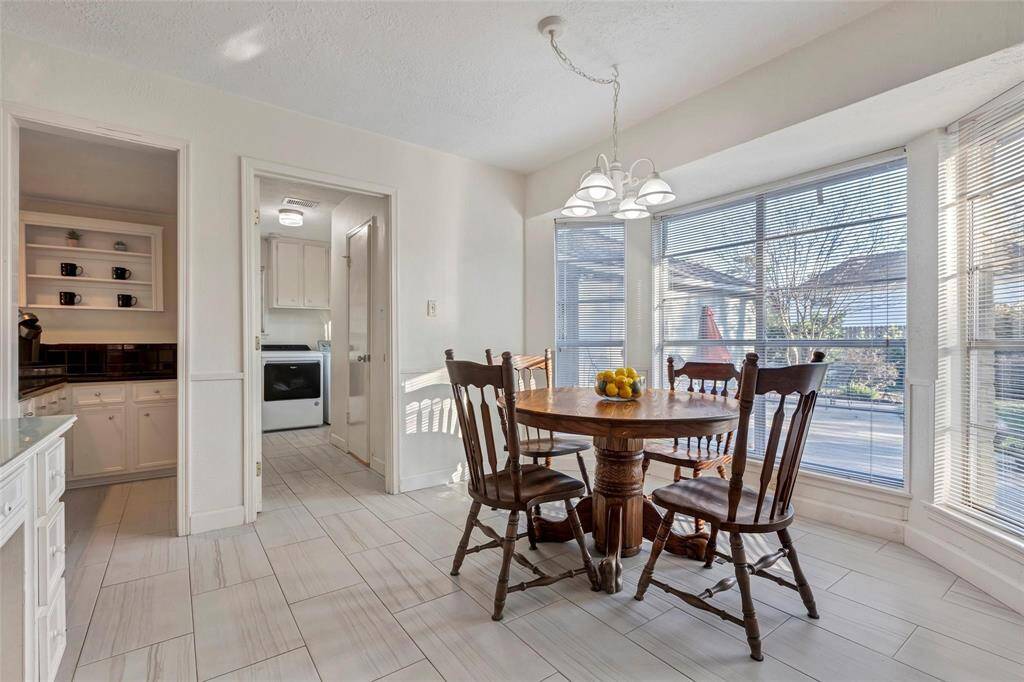 Breakfast nook