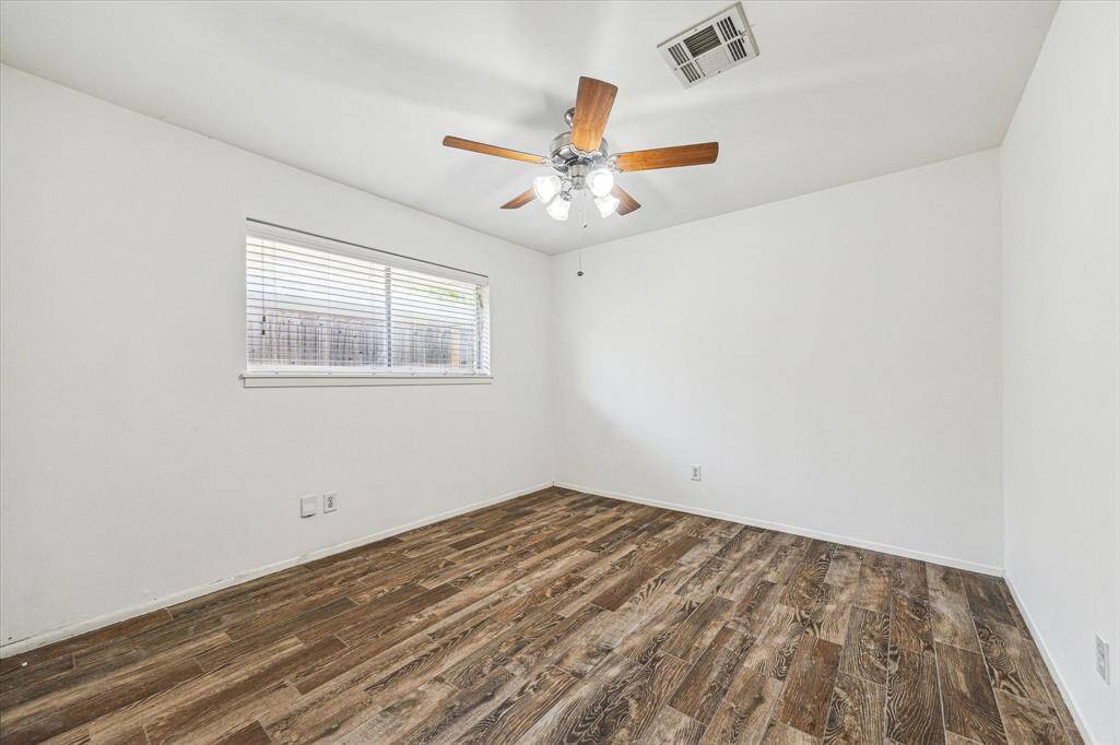 Guest bedroom 1