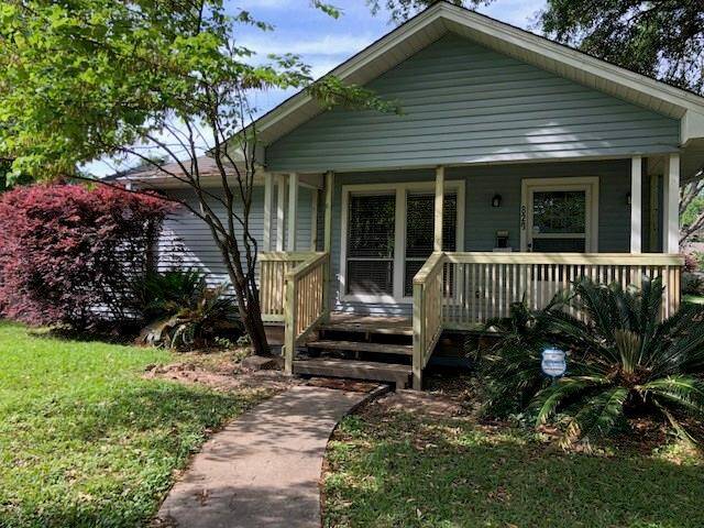 Come in and this lovely upgrade home. and freshly painted.