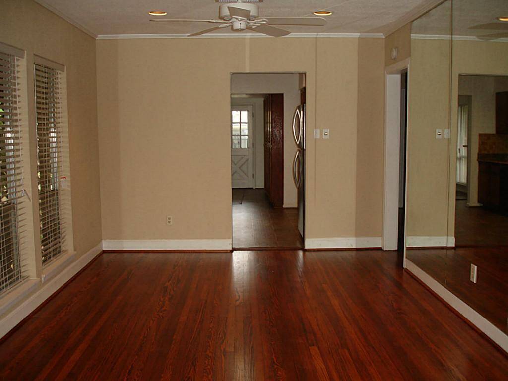 Large dining area where you can have your special meals.