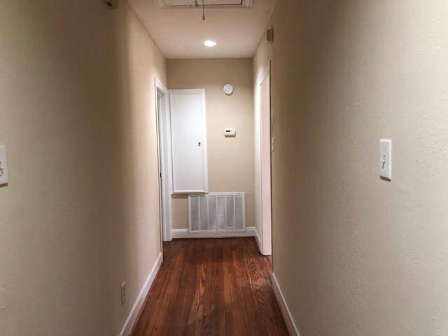 Hall going to Primary bedroom.