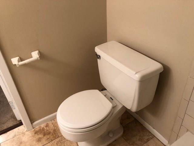 Primary toilet