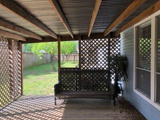 Another shot of your covered entertaing area out side.